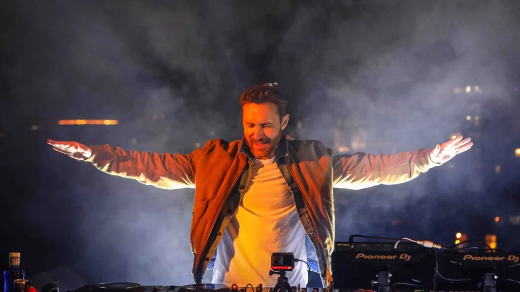 Top 10 DJ Français : Plongez dans l'univers envoûtant de la musique électronique