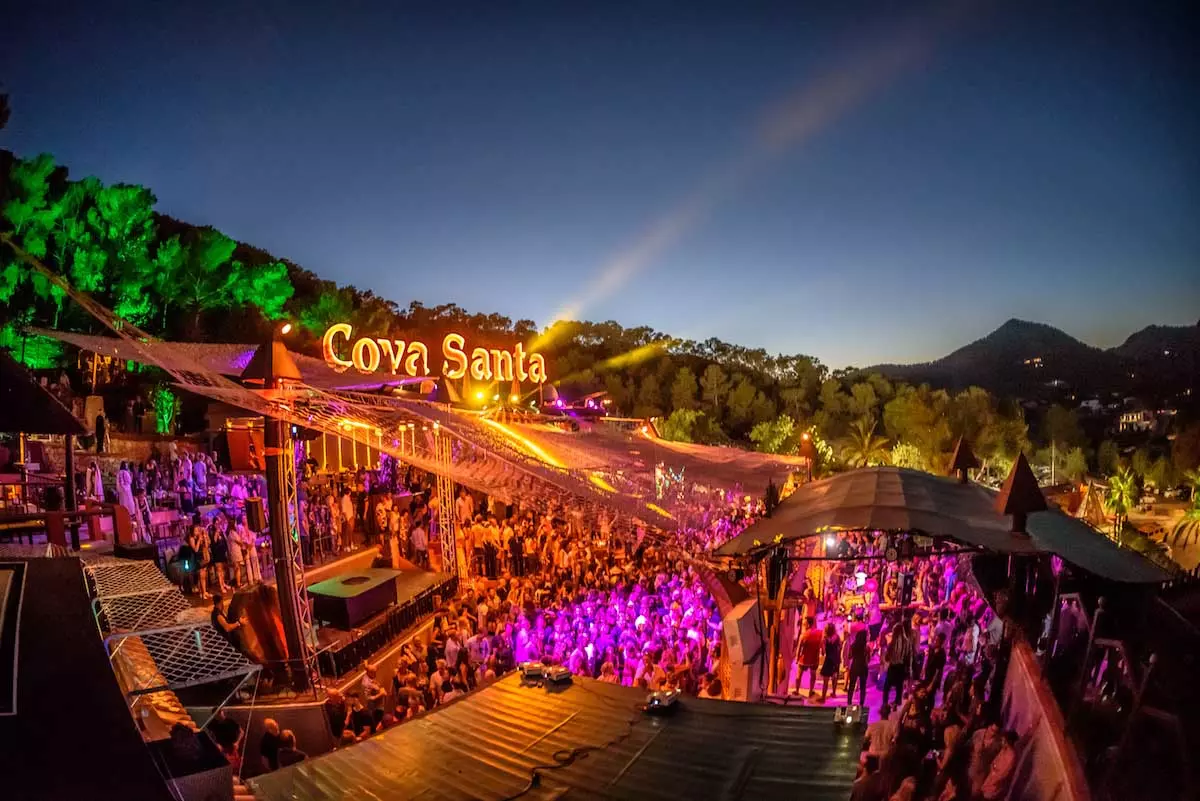 cova-santa-ibiza